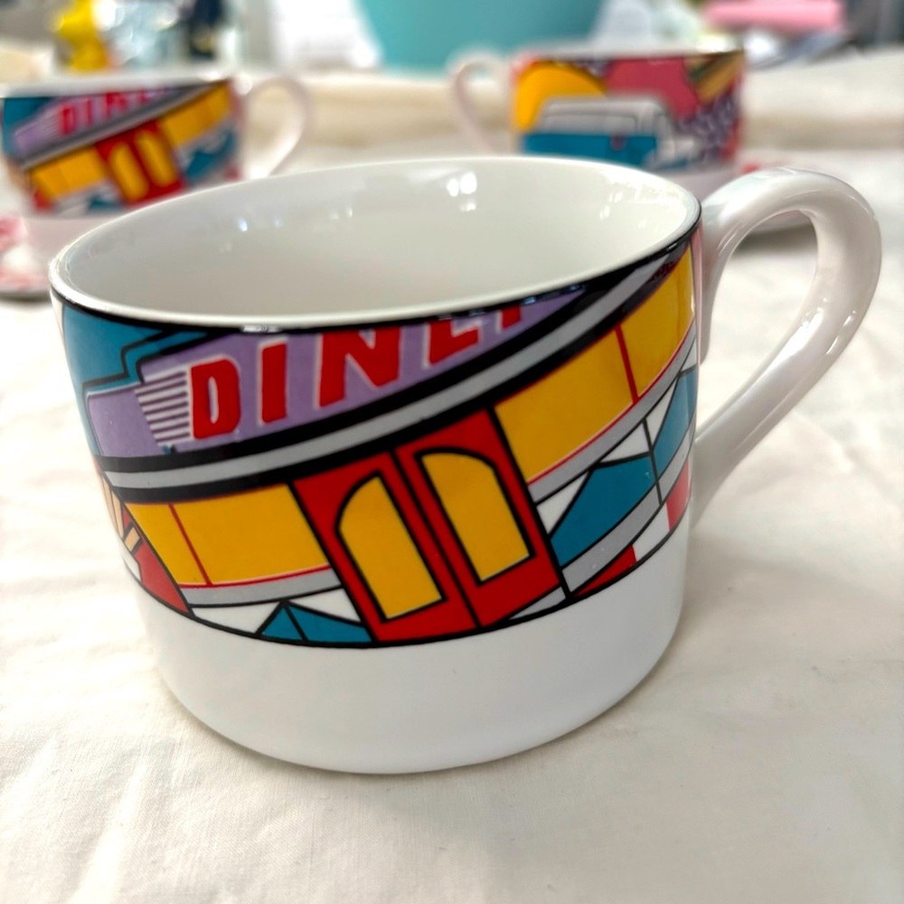1950’s Century Stoneware Happy Day Three Cups and Matching Saucers in Good Shape - Picture 12 of 13